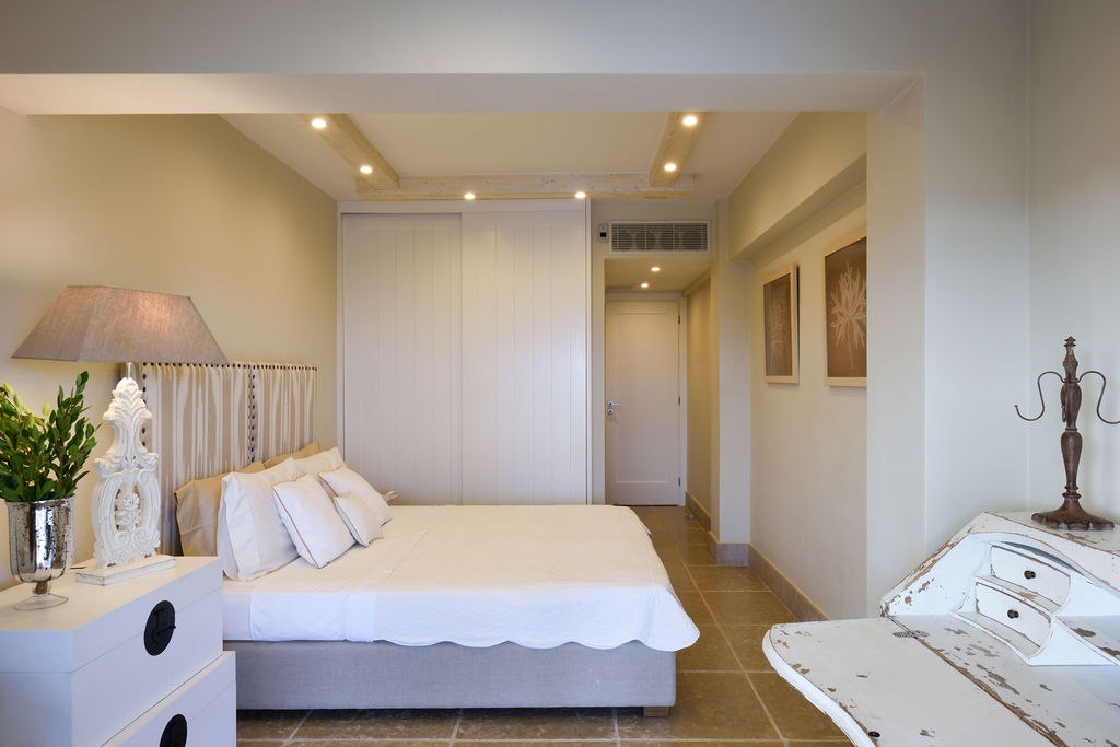 Bedroom in soft whites